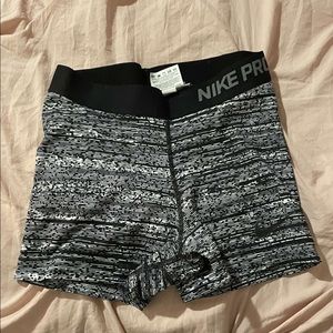 nike pro, small